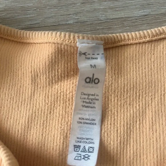 Alo Workout Top - Picture 3 of 3